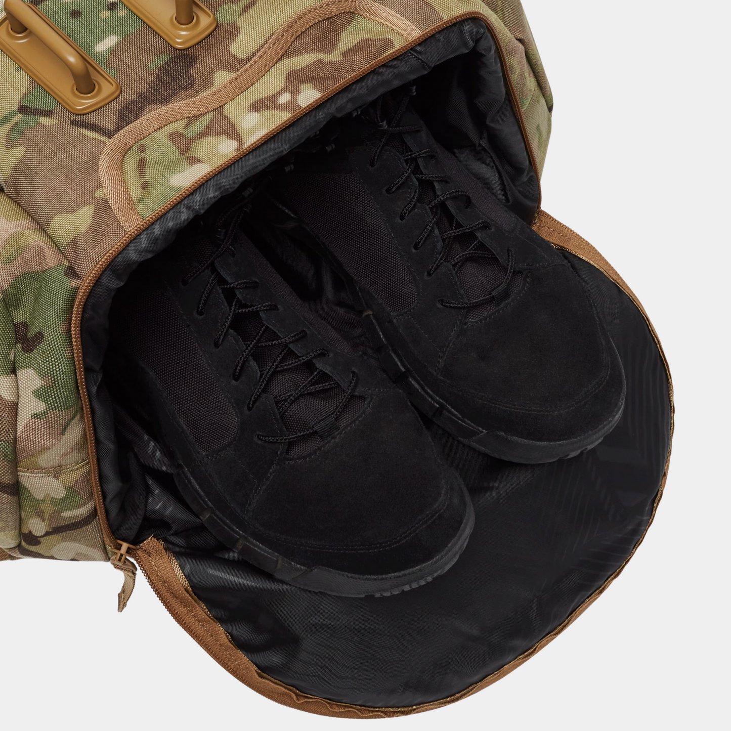 SI Kitchen Sink Oakley Backpack Shoe Pocket View