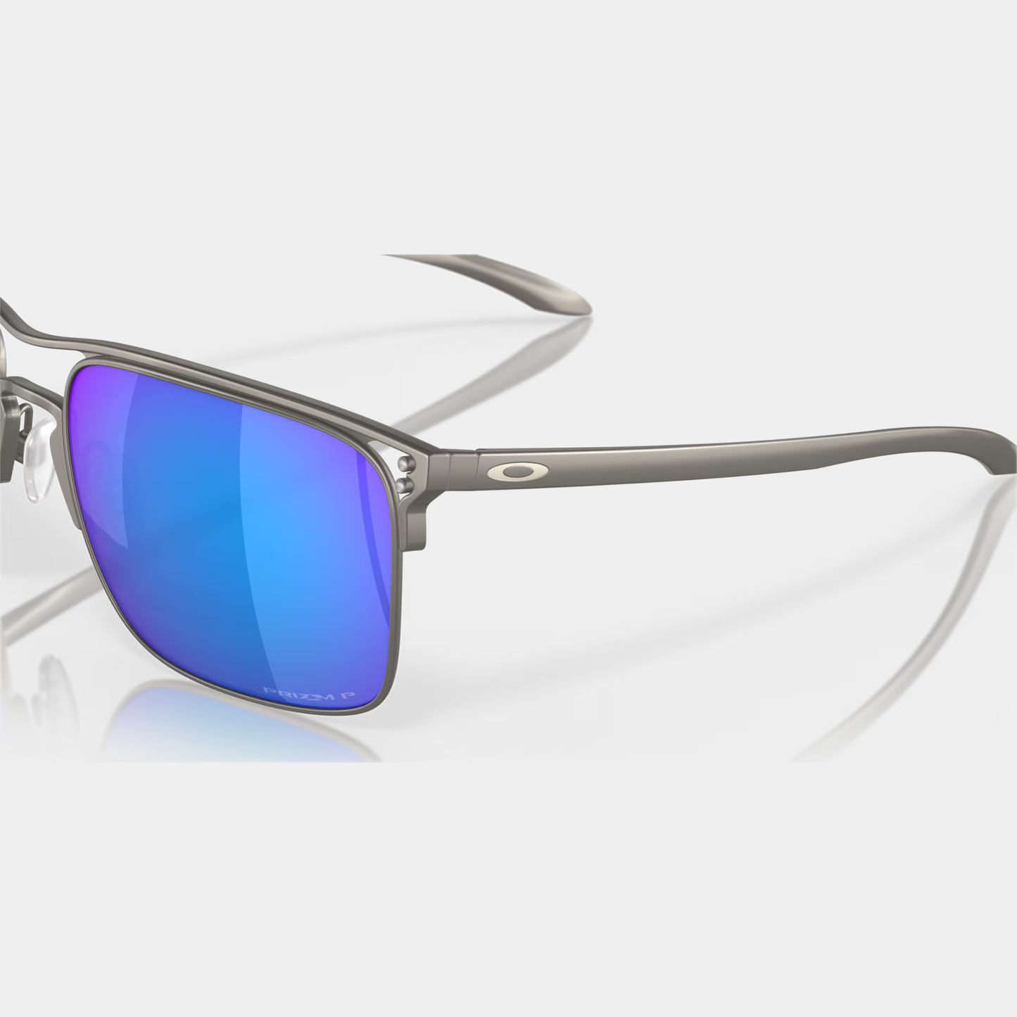 Holbrook Ti Satin Chrome/Prizm Sapphire Polarized Closeup
