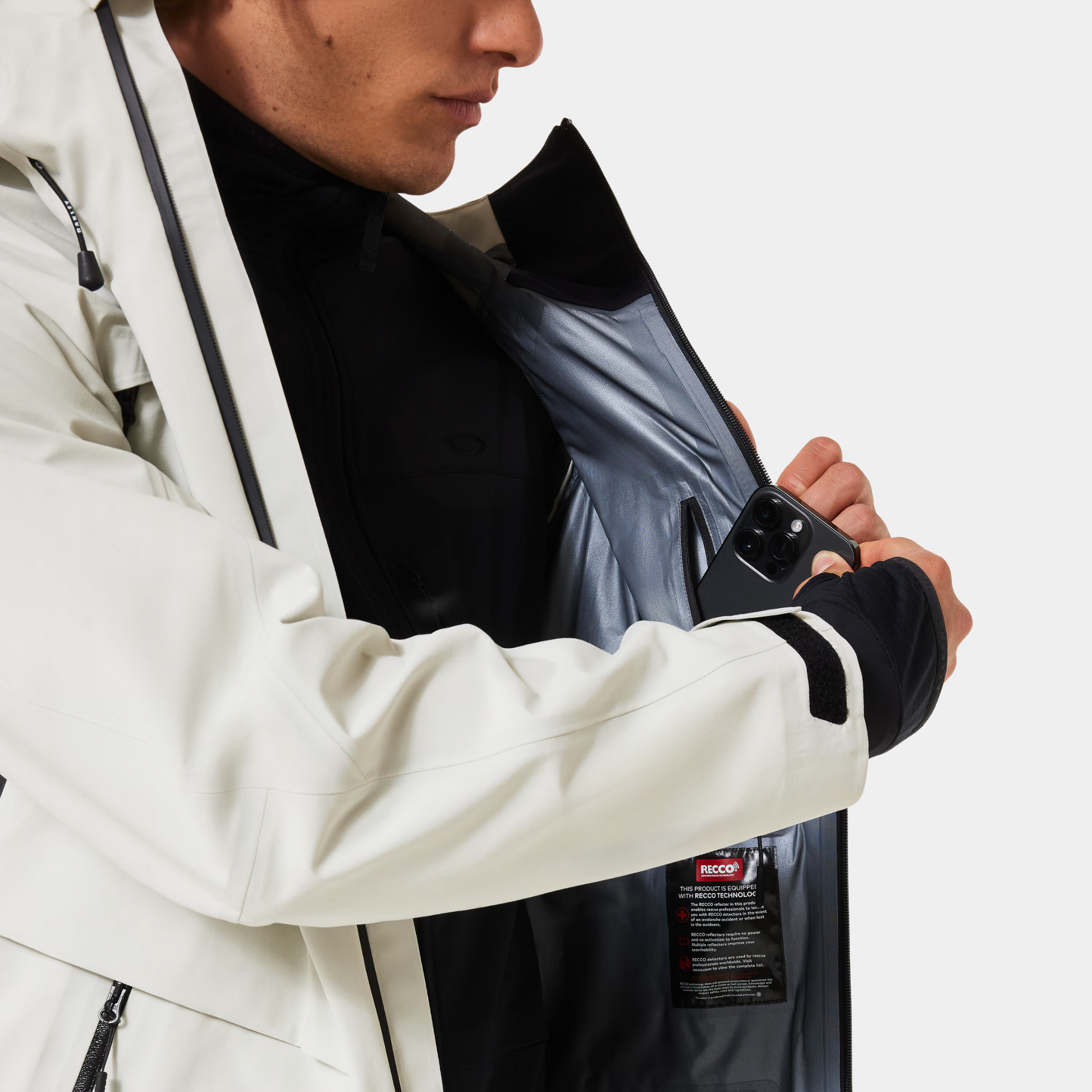 Oakley Bowls Gore-Tex Shell Jacket Pocket